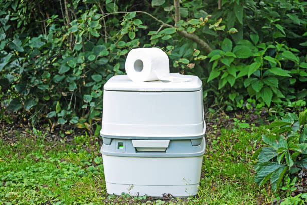 Best Portable restroom trailer rental  in Fort Hunt, VA